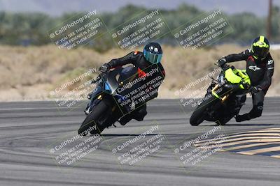 media/Oct-13-2025-Moto Forza (Mon) [[a66d839500]]/3-B Group/Session 3 (Turn 16)/